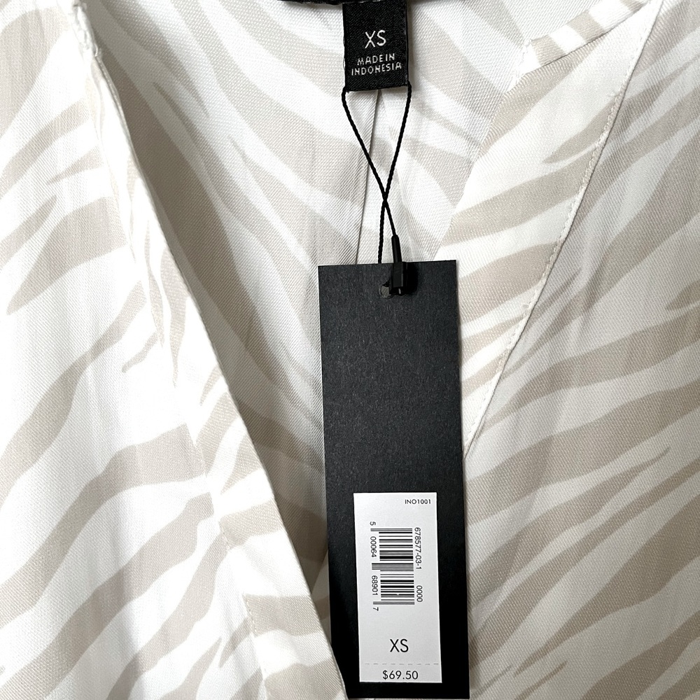 BANANA REPUBLIC zebra print top - Picture 3 of 4